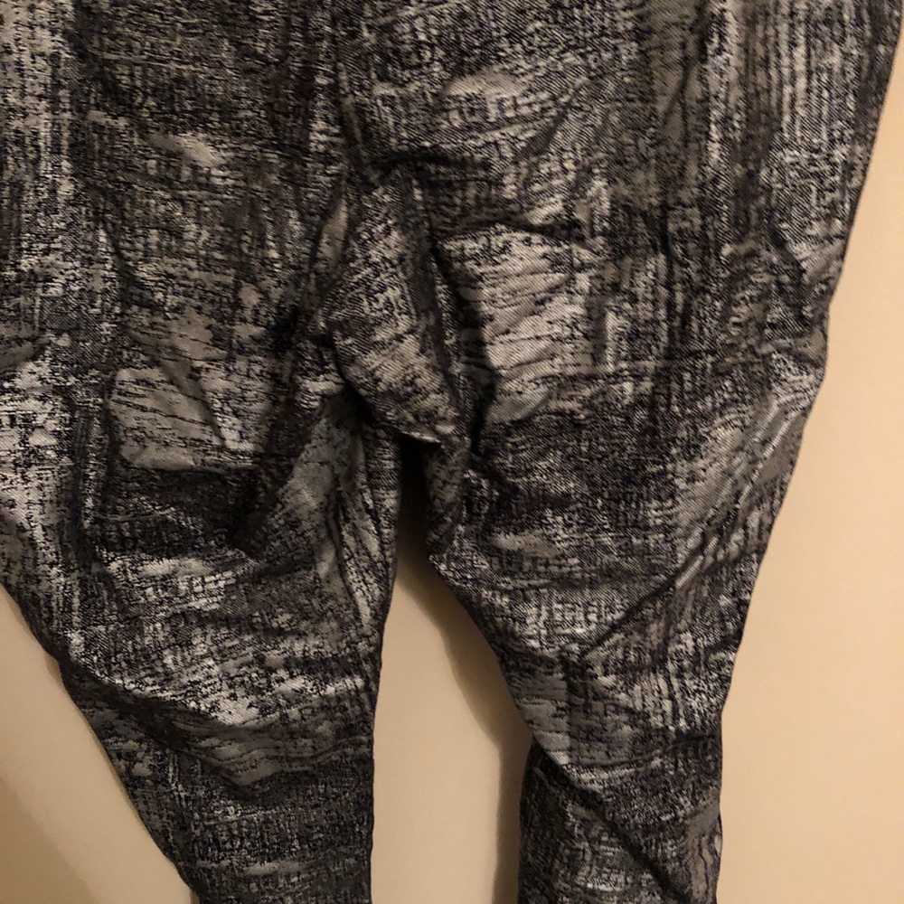Torrid silver knit foil leggings - Picture 7 of 8